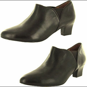 Gentle Souls Womens Groupe Kitten Heel Bootie Shoe